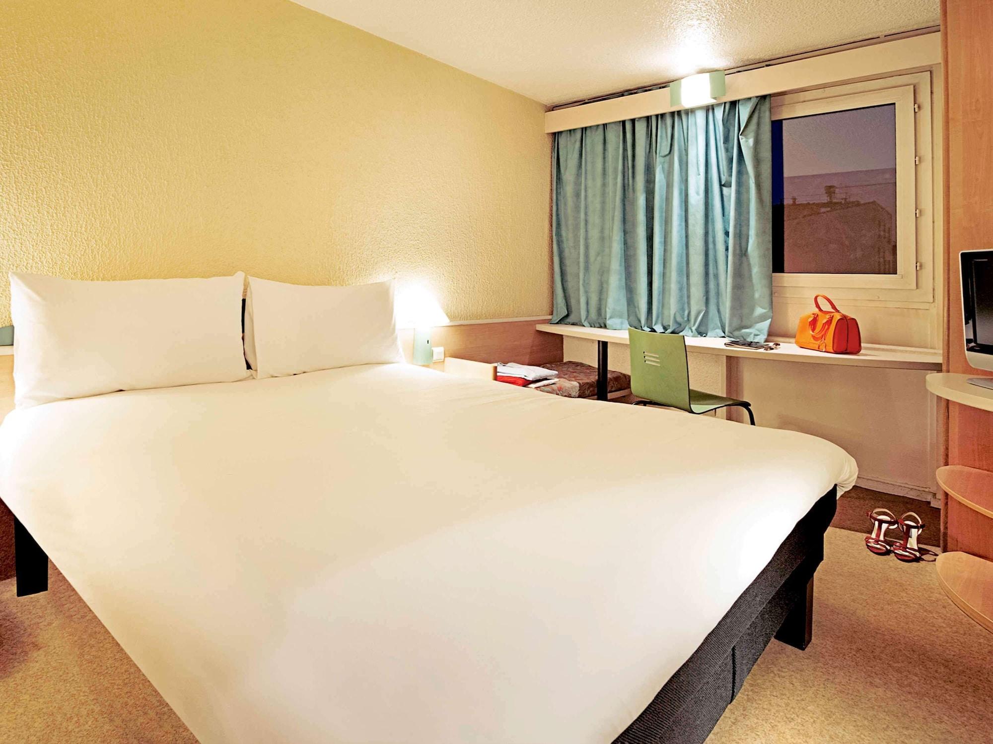Hotel Ibis Setúbal Esterno foto