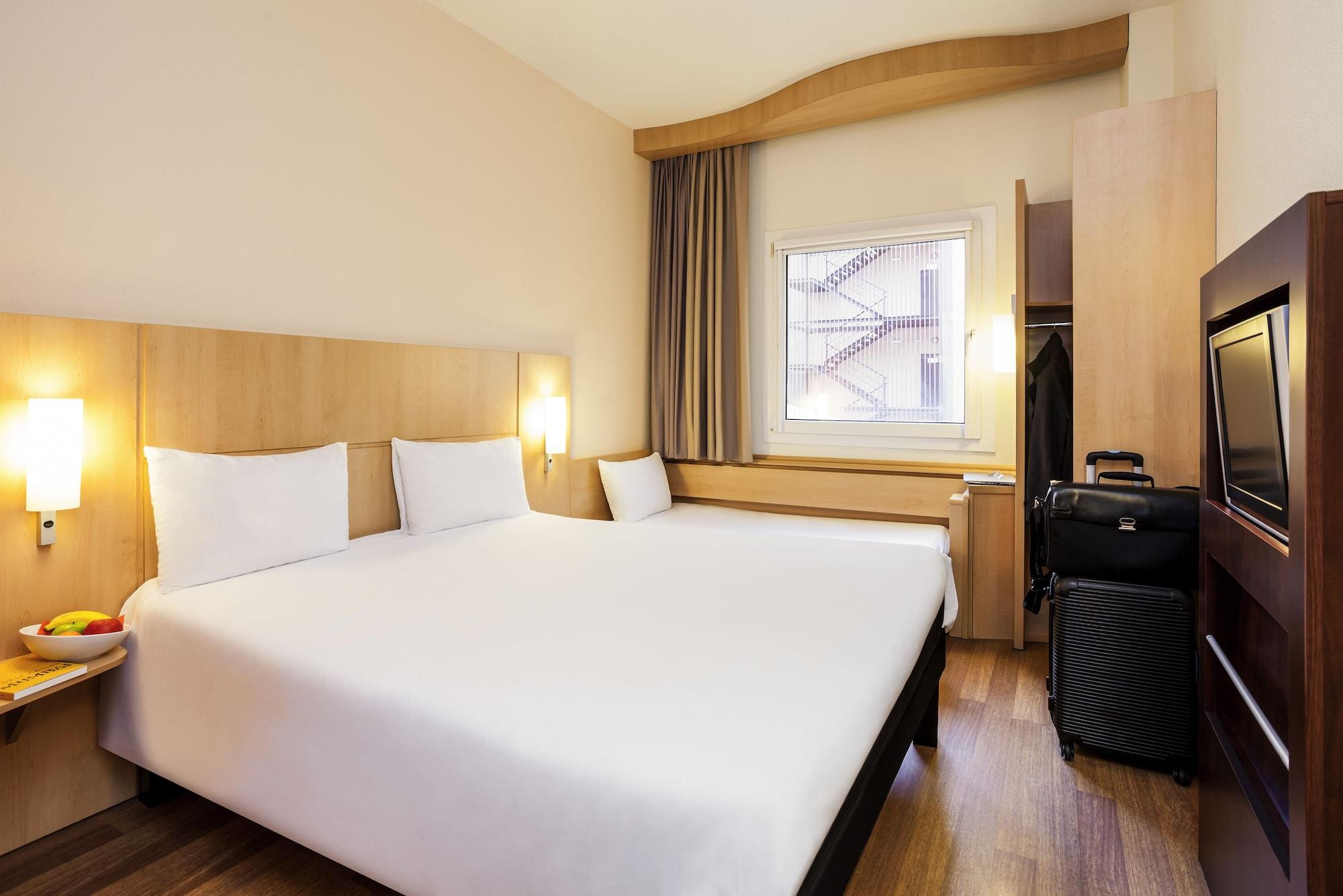 Hotel Ibis Setúbal Esterno foto