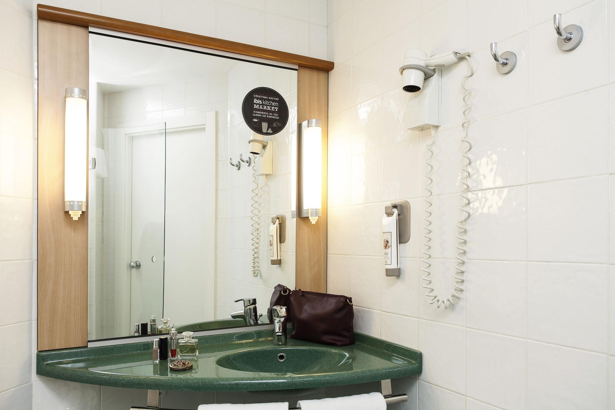 Hotel Ibis Setúbal Esterno foto