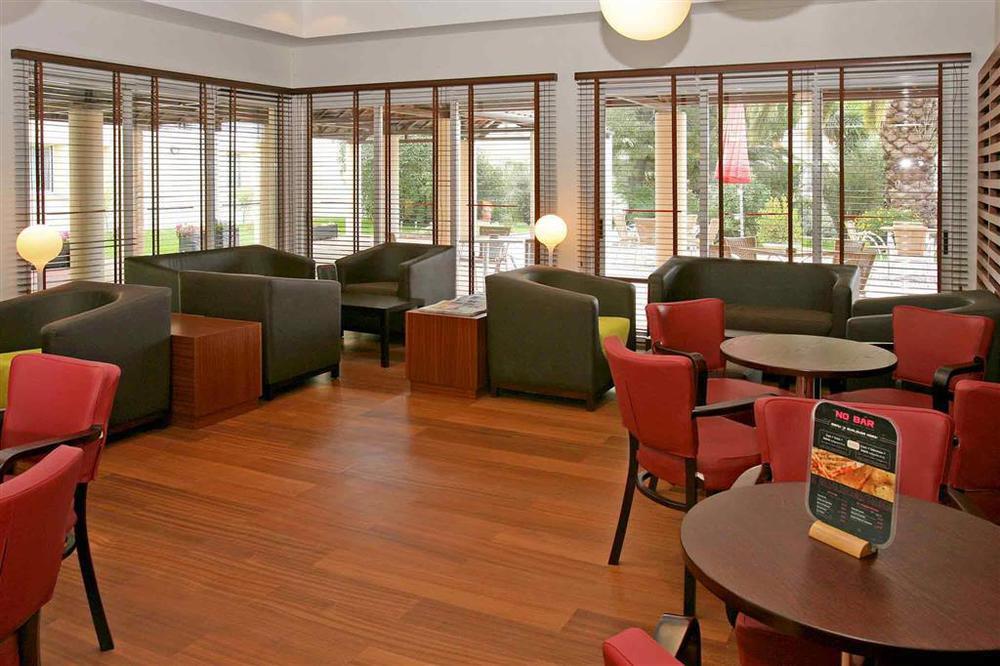 Hotel Ibis Setúbal Ristorante foto